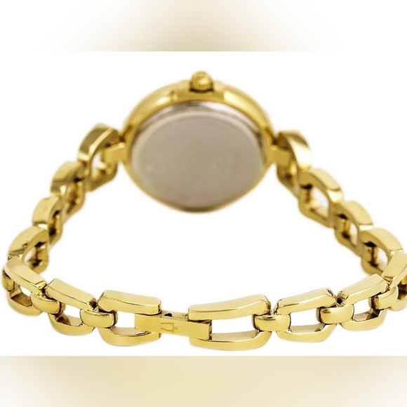 ***SOLD*** Bulova Mother of Pearl Dial Gold Tone Steel Ladies Watch - Picture 10 of 11